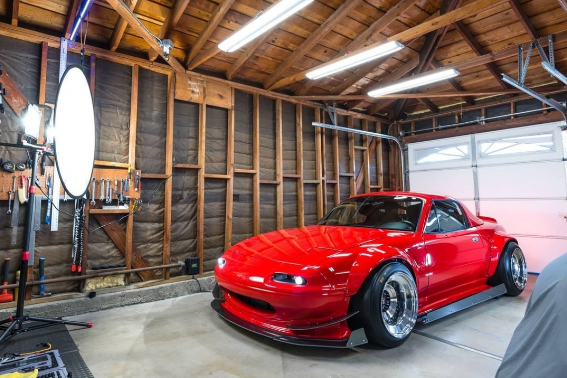 Dionne Mascunana's Miata: Headlight Pop-Up Mod Box