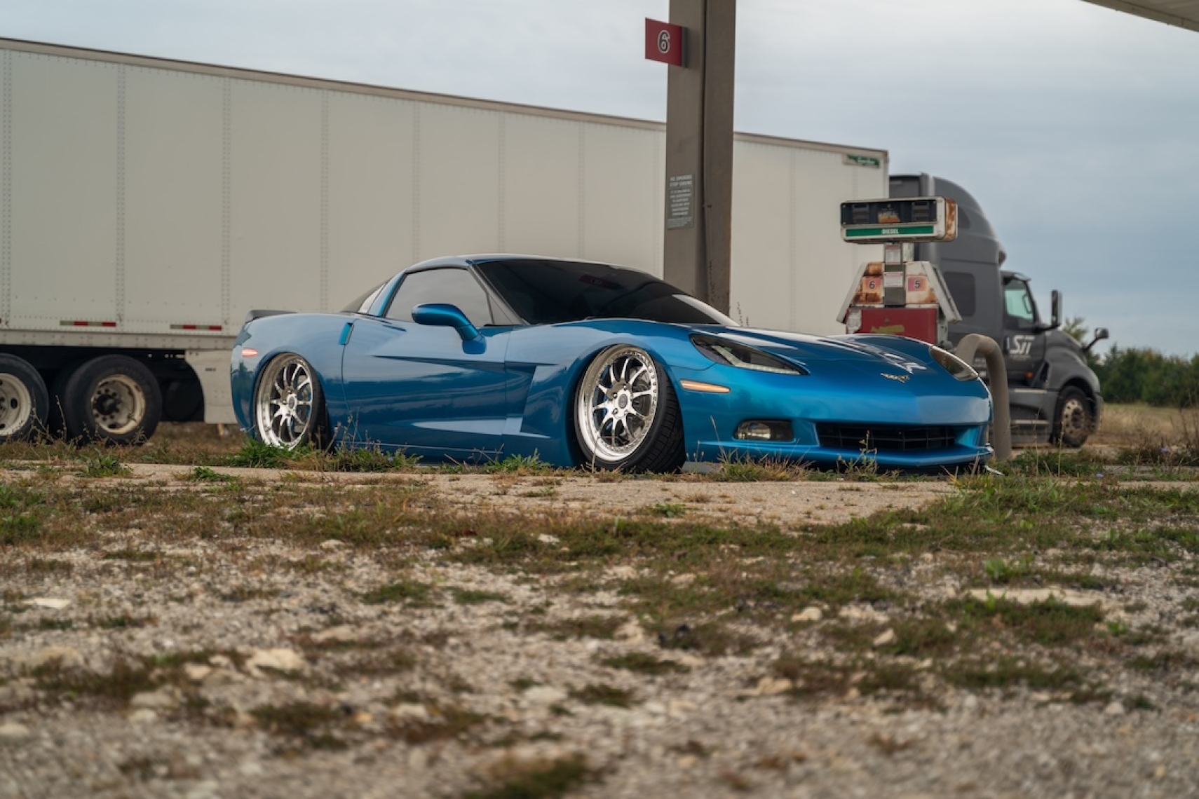 Dane Shuler’s 2008 Chevrolet Corvette on HRE 543 three-piece wheels in a front three-quarter view.