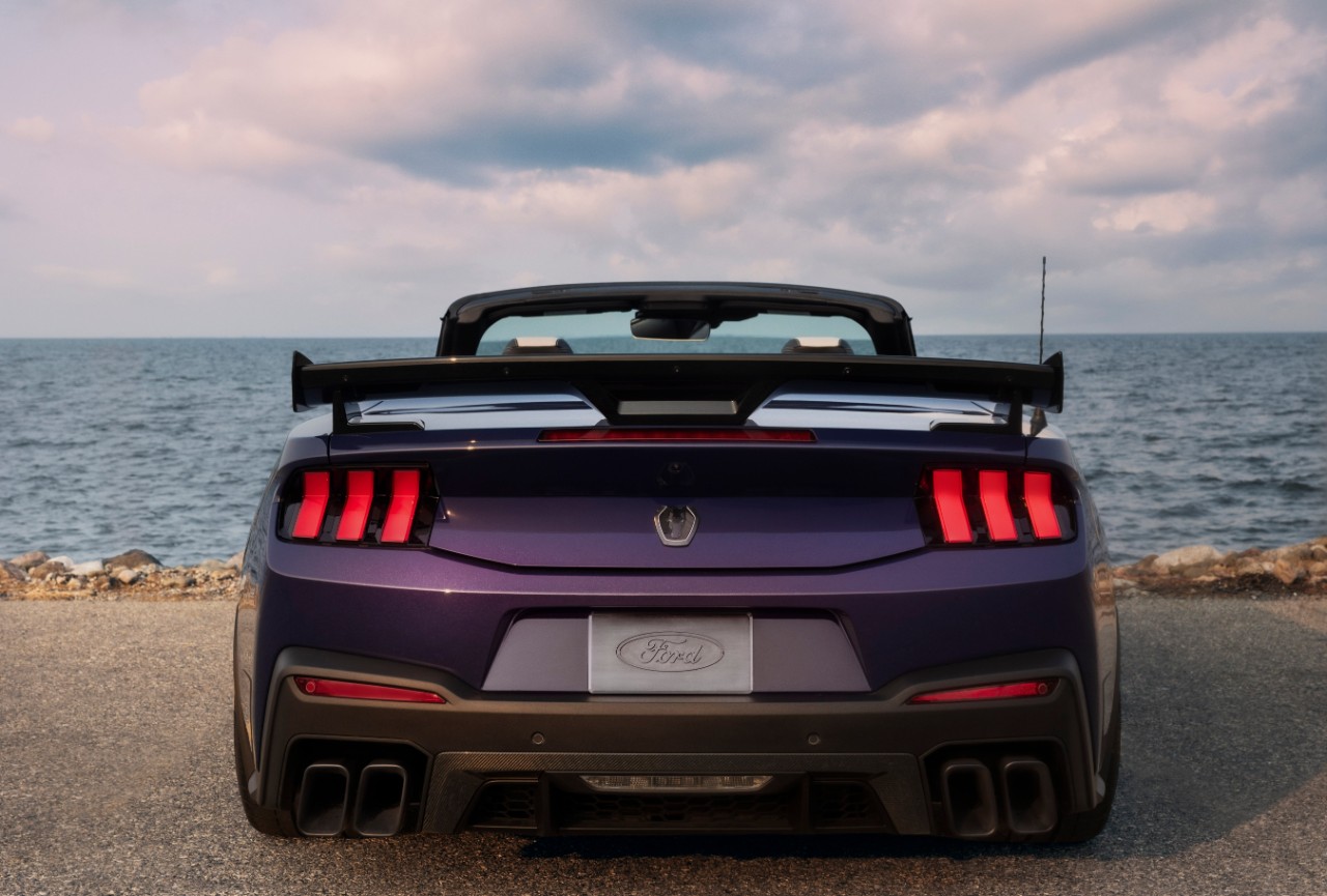 Ford Mustang Dark Horse SC Convertible 17 153