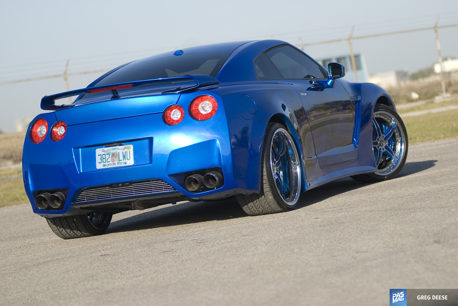 06 T and A Customs 2009 Nissan GTR pasmag